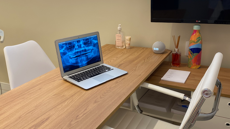 Giulianna Lima Pinheiro - Cirurgia Oral e Bucomaxilo