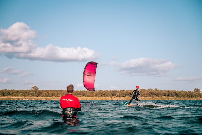Frozen Palm Tree - Kitesurfing kursus & butik