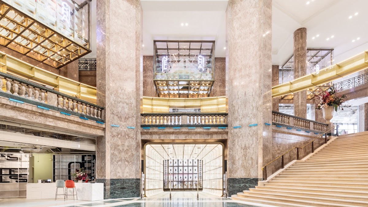 Galeries Lafayette Champs-Élysées, vue extérieure