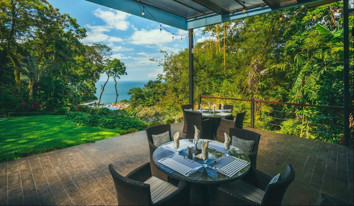 Karolas Restaurant in manuel-antonio