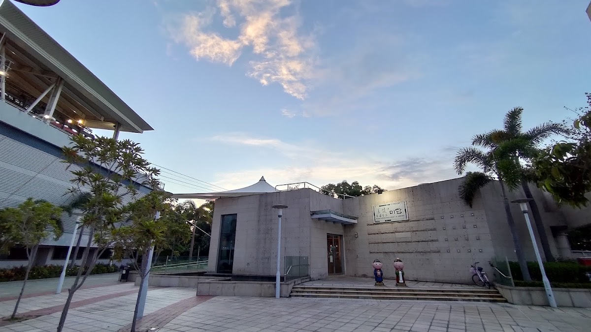 Midam — photo 6