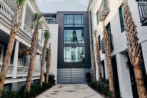 Hotel Bella Grace, dog-friendly hotel in Charleston