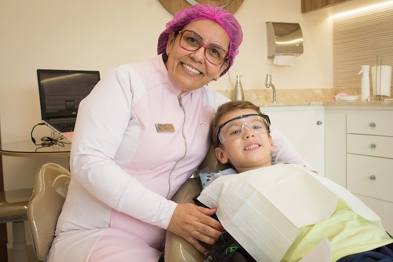 Renilda Vasconcelos Odontologia - Dentista Brasília - foto 5
