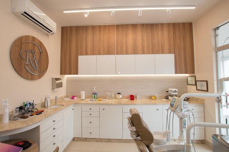 Renilda Vasconcelos Odontologia - Dentista Brasília - foto 4
