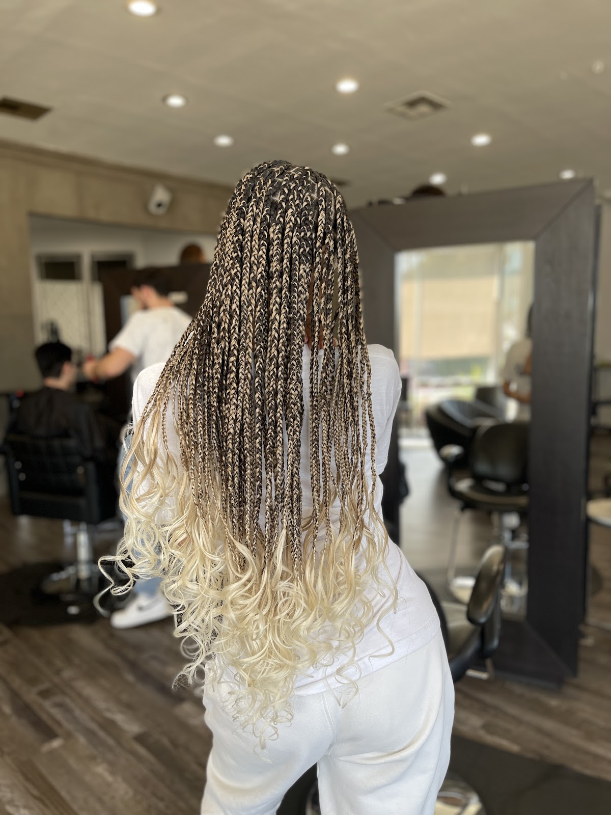 De Cielo Salon And Spa - Hair Salon in Burbank: Google Places image 4