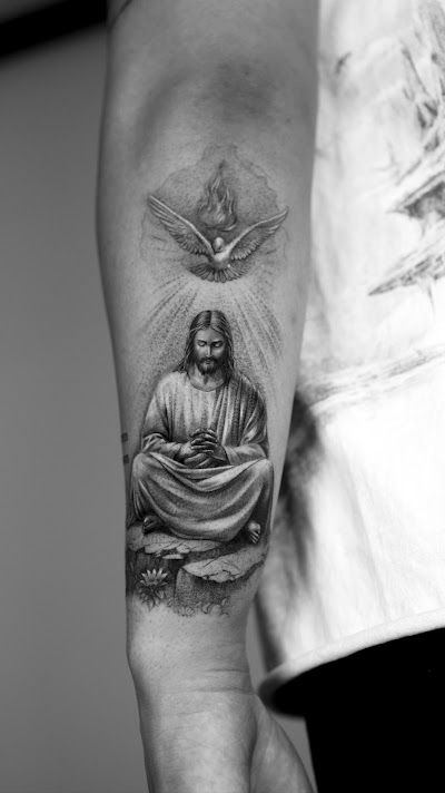 Lemme.Ink tattoo parlor in West Hollywood, CA