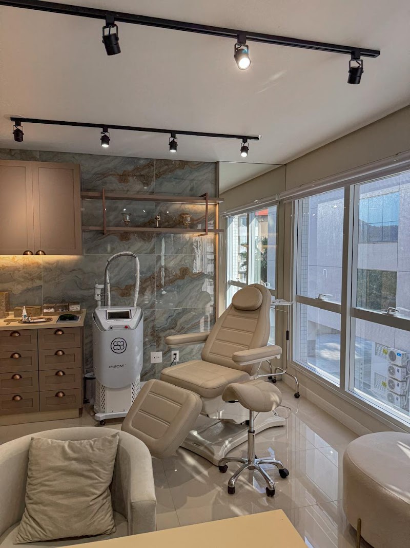 Dra. Nicole Sandri Harmonização Orofacial