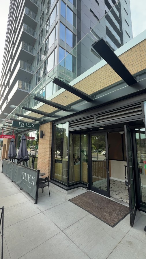 Ruex Cafe and Bar