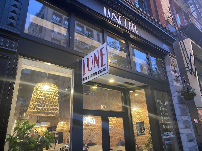 Lune Cafe photo 1
