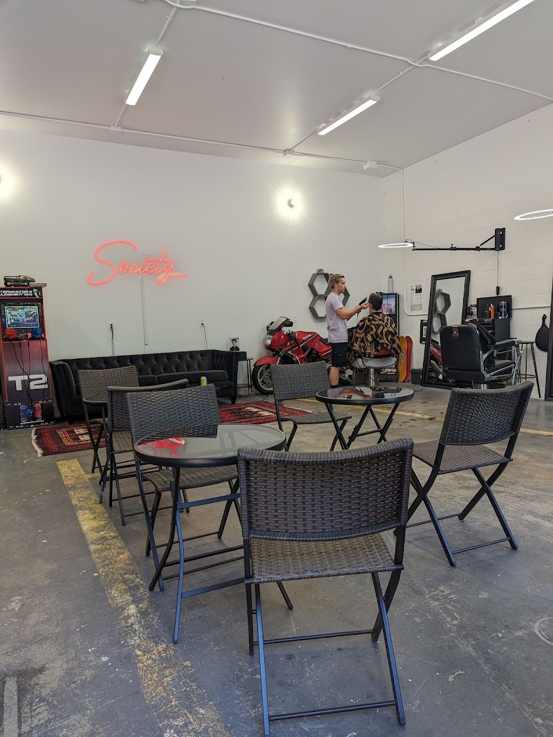 Society Barbers & Cafe Maple Bay photo 4