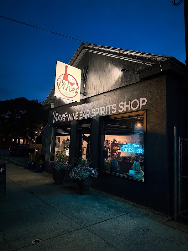 VINES WINE BAR & SPIRITS SHOP exterior