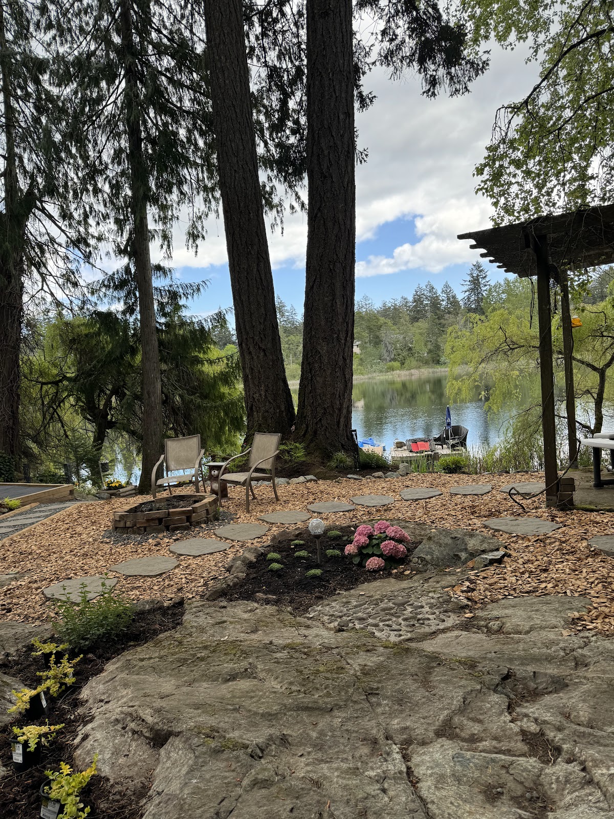 Lakeside Retreat — 4