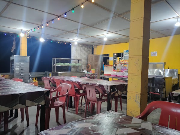 Kedai Tepi Sungai Kg Gedang (Nasi Ayam) - Photo 1