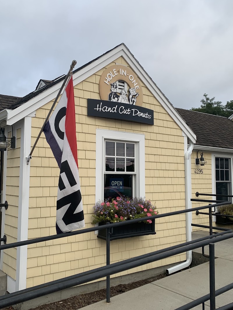 Hole In One Bakery & Coffee Shop photo 4