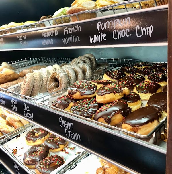 The Hole In One – Donuts – Coffee – Bakery