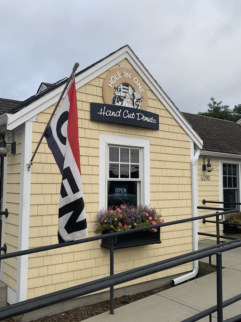 Hole In One Bakery & Coffee Shop photo 4