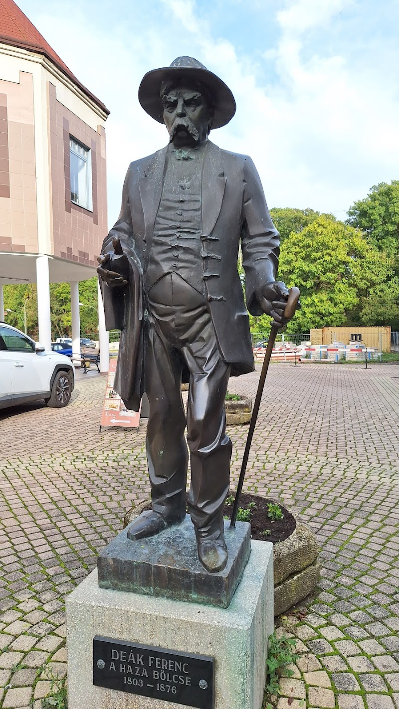 Deák Ferenc szobor
