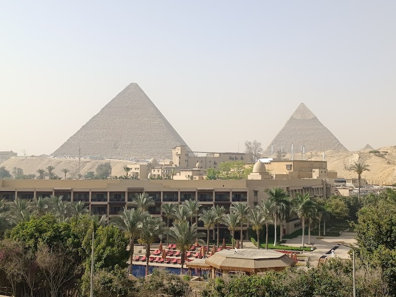 NOZOL PYRAMIDS HOTEL