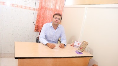 Dr Neeraj Borkar[gynaecologist laparoscopic surgeon and fertility consultant]