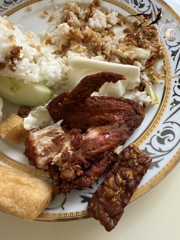 Ayam Gepuk Pak Gembus Sungai Petani - Photo 1