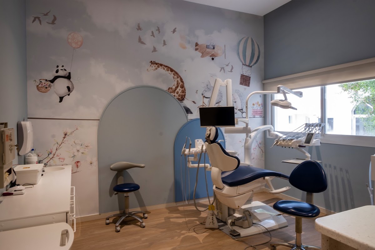 Dr. Joy Dental Clinic, Jumeirah Beach Road 4