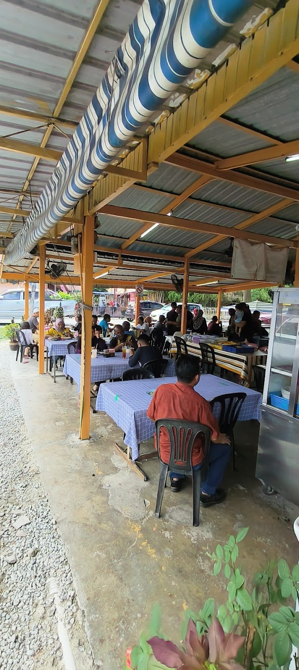 Kedai Makanan Omar Mee Kuah - Photo 1
