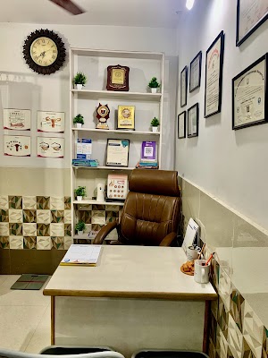 Dr Ankita Patel Tayal (MBBS MD FMAS)-Best Gynaecologist in Ghaziabad /High Risk Pregnancy/Laparoscopy/Infertility specialist - Image 2