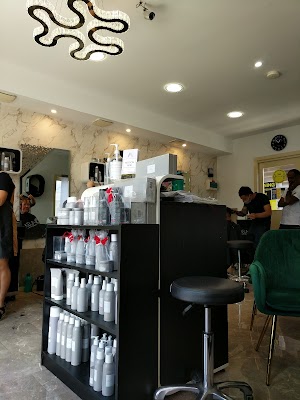 Motion Hair & Beauty photo 2