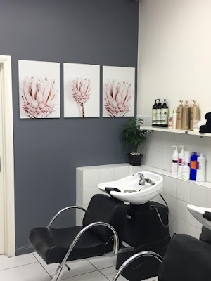 Bizarre Hair Cranbourne photo 2