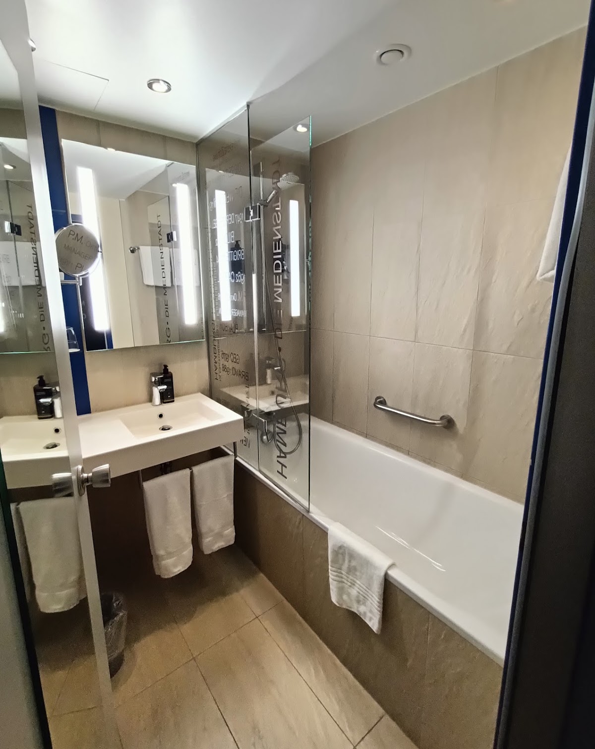 Mercure Hotel Hamburg City, dog-friendly hotel, photo 2