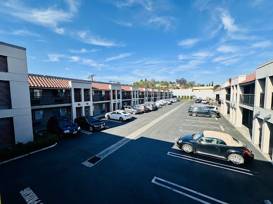 The Hills Inn Eagle Rock "Near Old Town Pasadena"