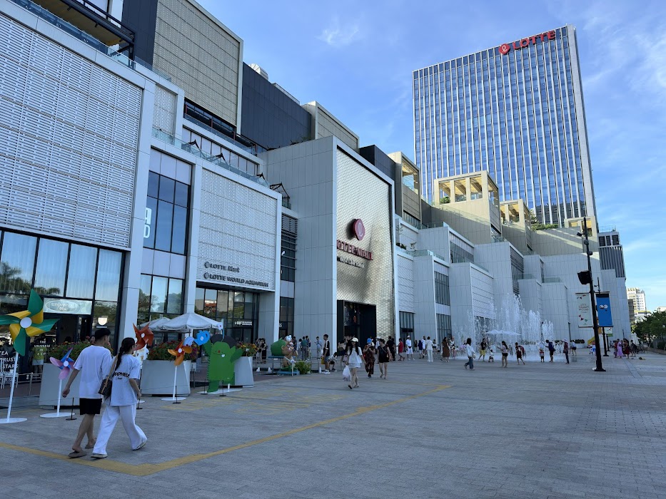 Lotte Mall West Lake Hanoi fotoğraf 1