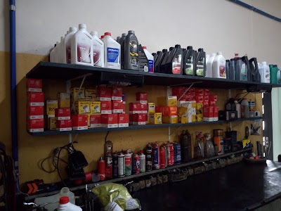 Foto de Auto Mechanics Costa e Silva