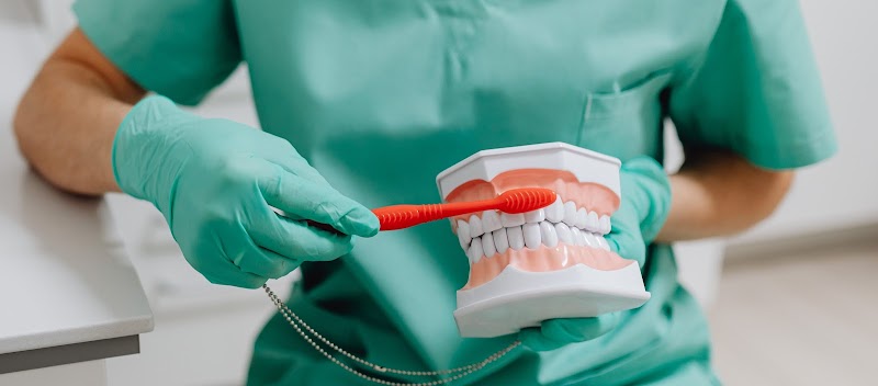 Dra. Ana Cláudia Maione - Dentista Méier - foto 4