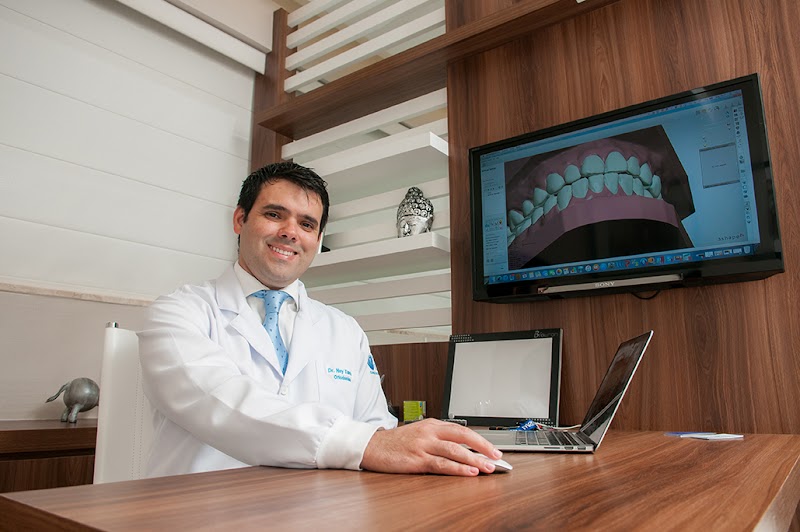 Cia Oral Clinica odontológica - Clareamento dental - Implantes Dentários - Próteses Dentárias - Lentes de Contato - Invisalign - Lentes de contato Dentista natal RN - foto 4