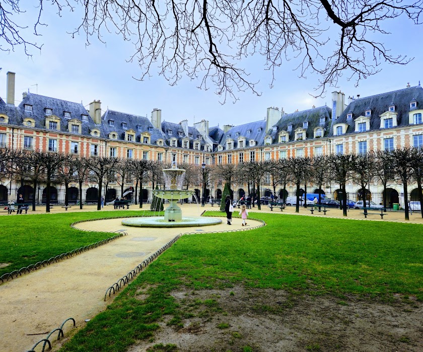 Place des Vosges fotoğraf 1