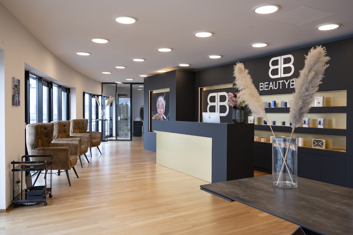 Deine Beautybar (Aachen) - Dauerhafte Haarentfernung, Liposana 3Plus & Hydrafacial