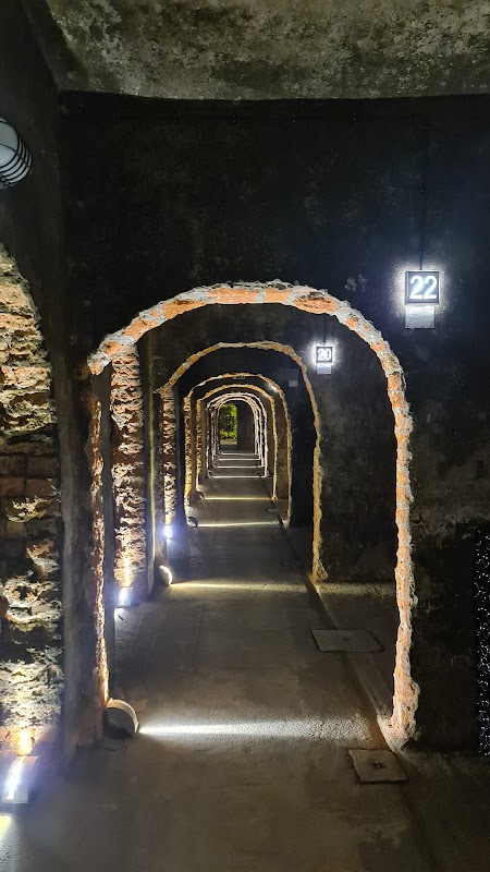 Caves Messias