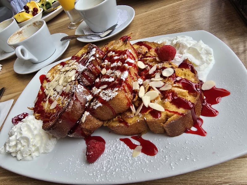 Broken Yolk Cafe photo 3