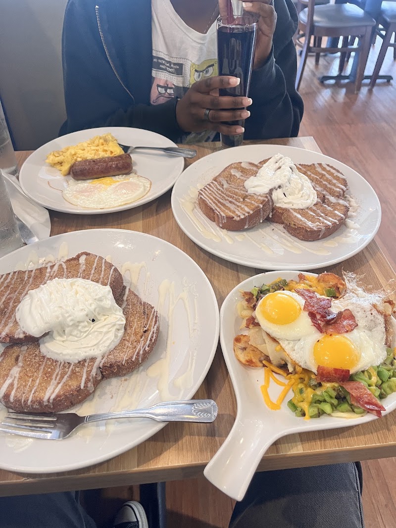 Broken Yolk Cafe photo 4