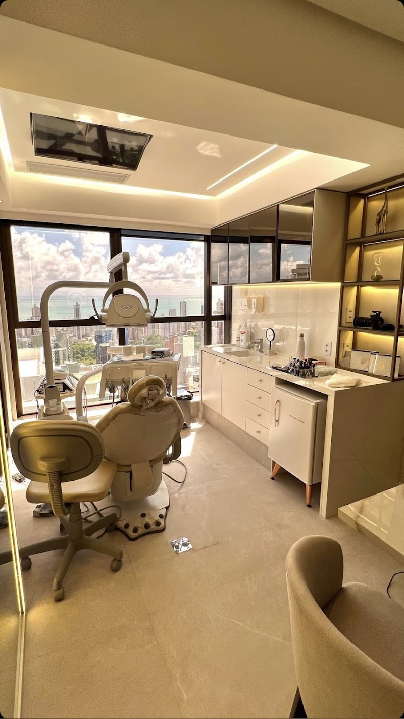 Dentista em João Pessoa - Dra. Larissa Chaves - Dentista e Tratamento de Canal - foto 2