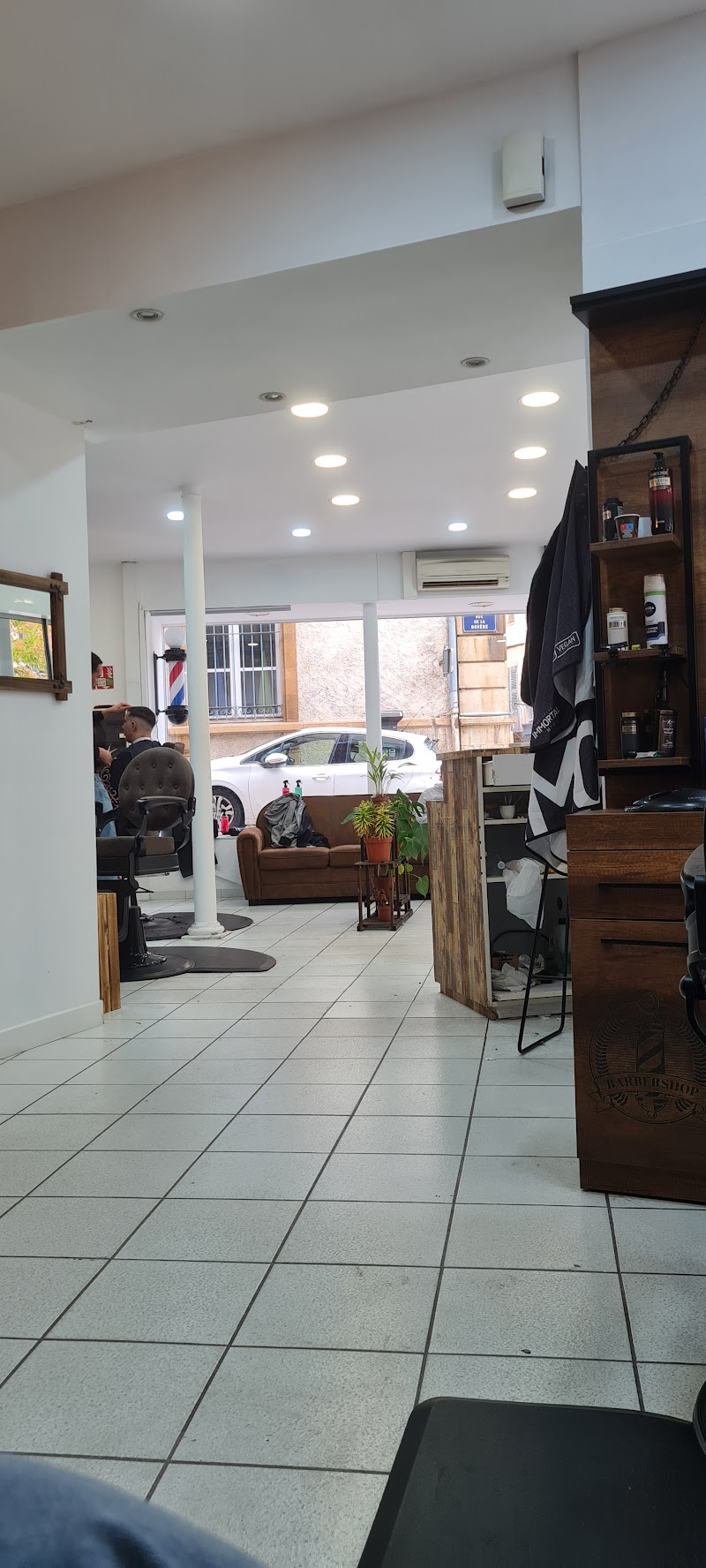 LE COIFFEUR BARBIER — photo 1