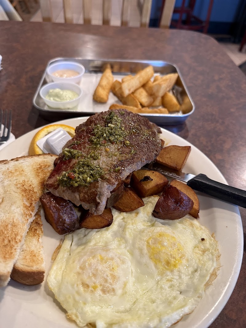 Novios Café photo 4