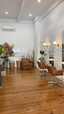 Del & May Hair Studio