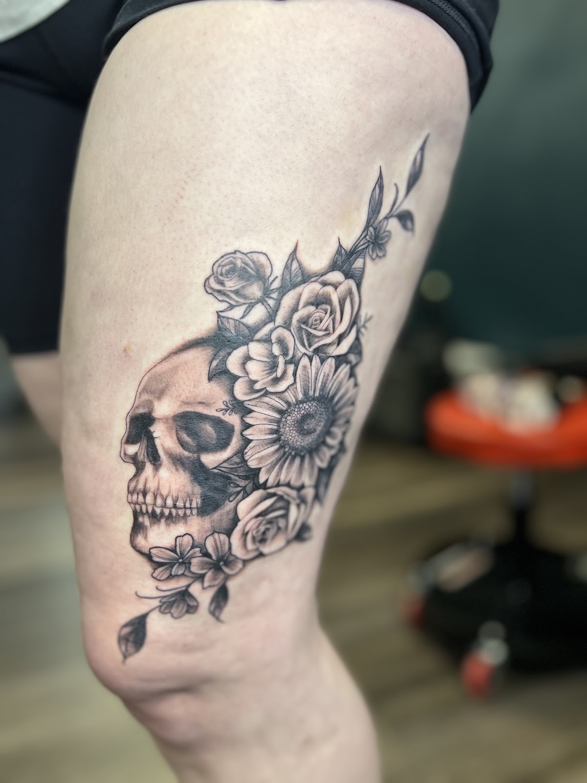 Royal Circle Tattoo studio and Art tattoo work — photo 2