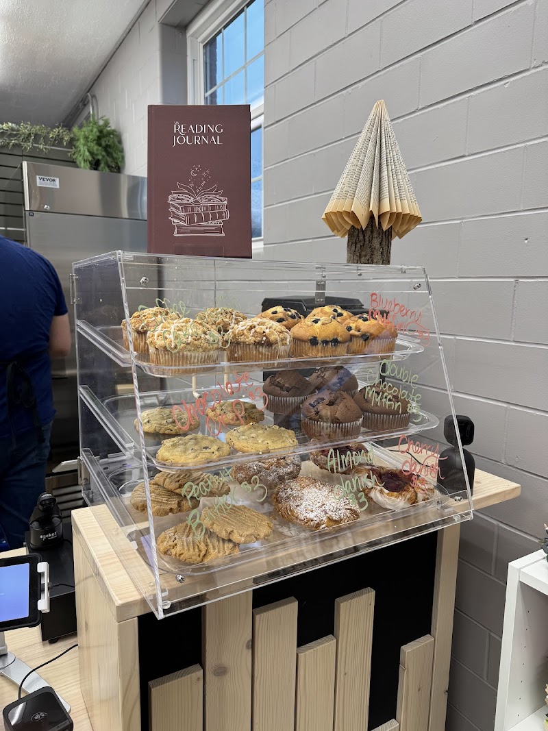 Midnight Readers Shop photo 3