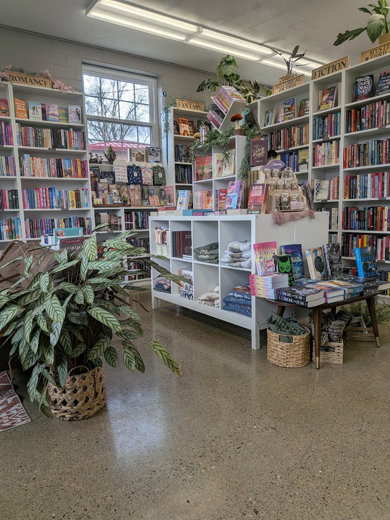 Midnight Readers Shop photo 3