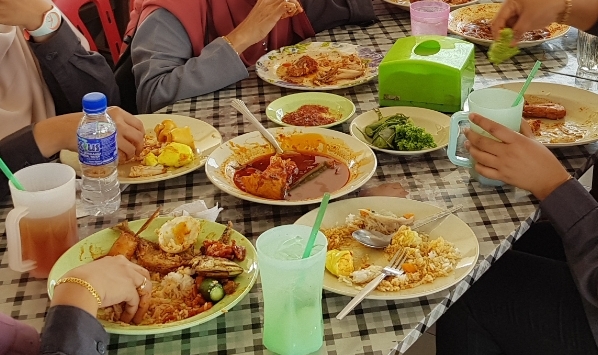 Kedai Makan Kuala Kemaman - Photo 1