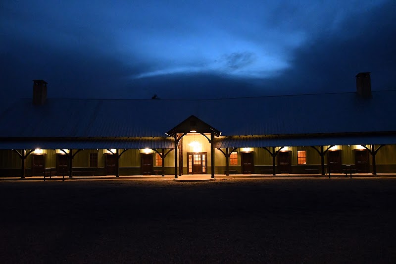 SALT LOG LODGE - Photo 3