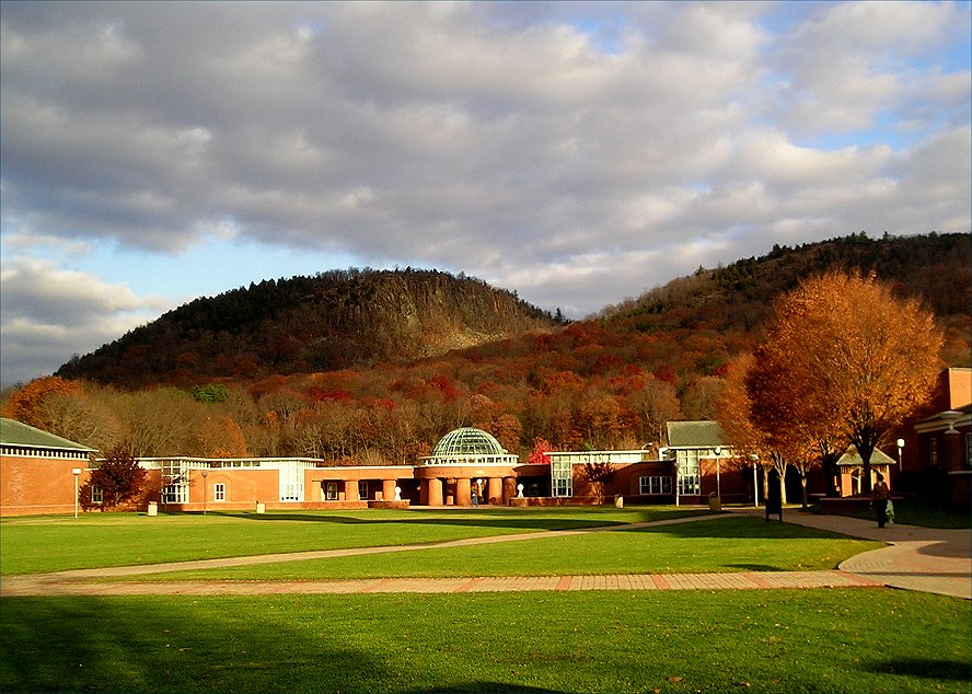 クインニピアック大学（Quinnipiac University）（Hamden、コネチカット州）